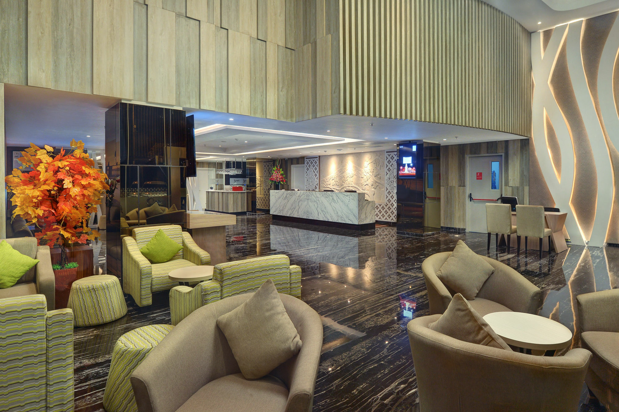 Platinum Adisucipto Hotel & Conference Center Kalasan Exterior foto